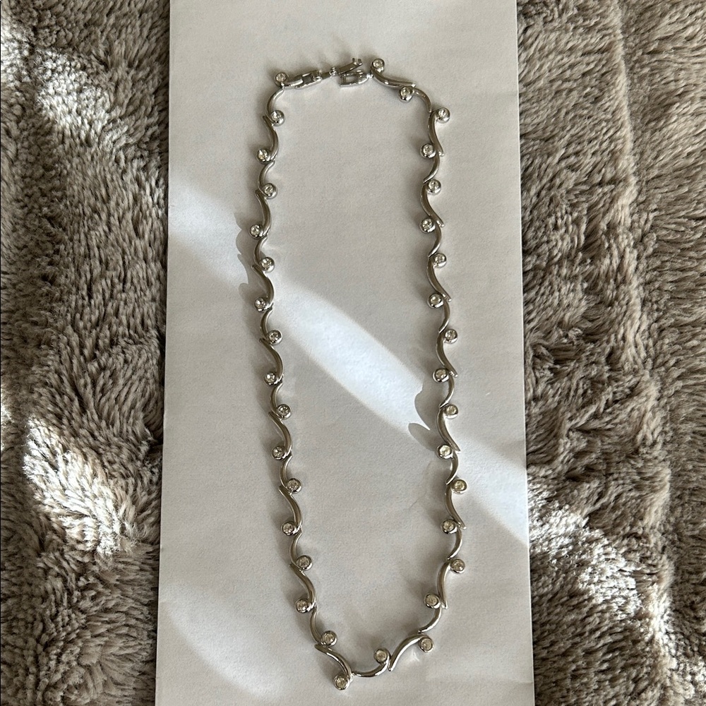 Elegant Silver Tone Necklace